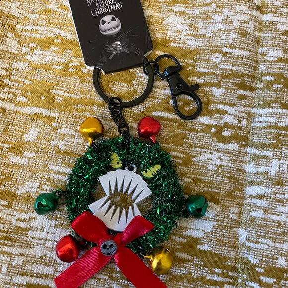 Disney The Nightmare Before Christmas Wreath Figural Keychain - Picture 5 of 9